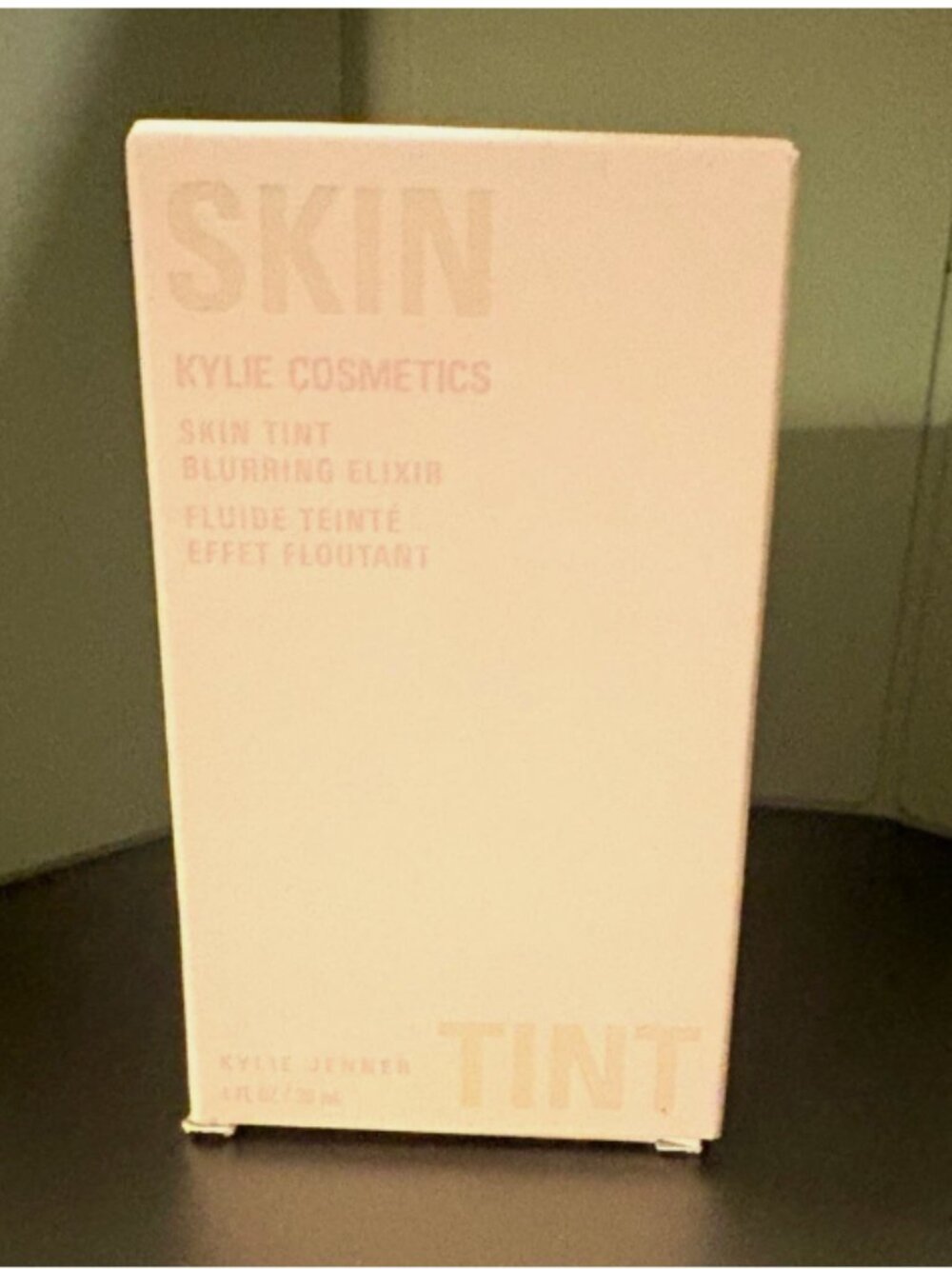 Kylie Cosmetics Skin Tint Blurring Elixir Velvet Tint Foundation